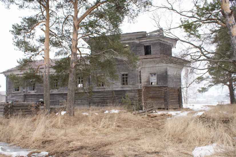 Церковь Введения Пресвятой Богородицы в селе Ромашево Тарногского района. Фото Сергея Цирика, 2009. Источник: vk.com/romashevo.sobor